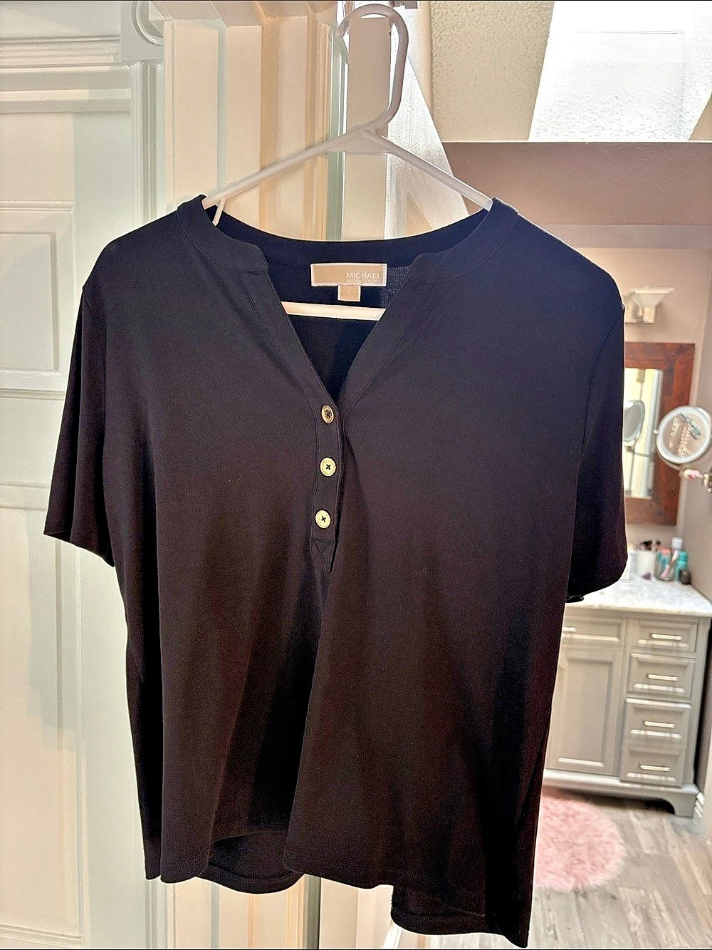 Jones New York Short Sleeve Henley Top in Black Like New